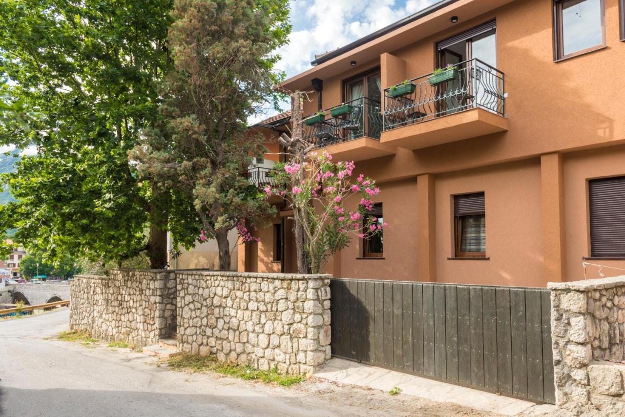 Cave Apartment Virpazar Bagian luar foto