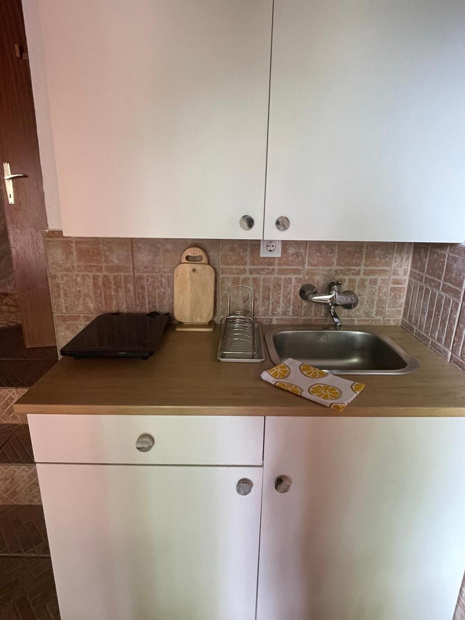 Cave Apartment Virpazar Bagian luar foto