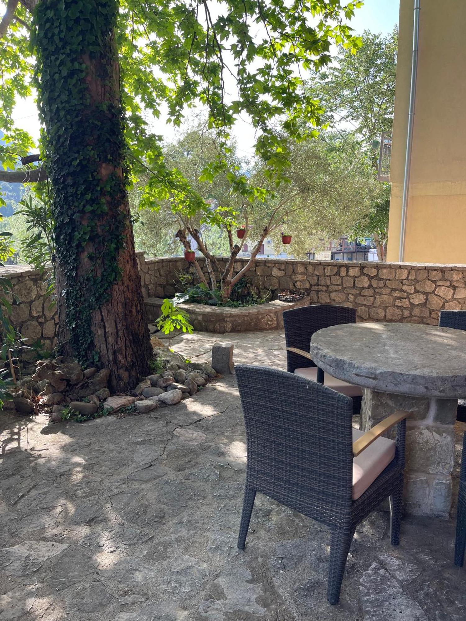 Cave Apartment Virpazar Bagian luar foto