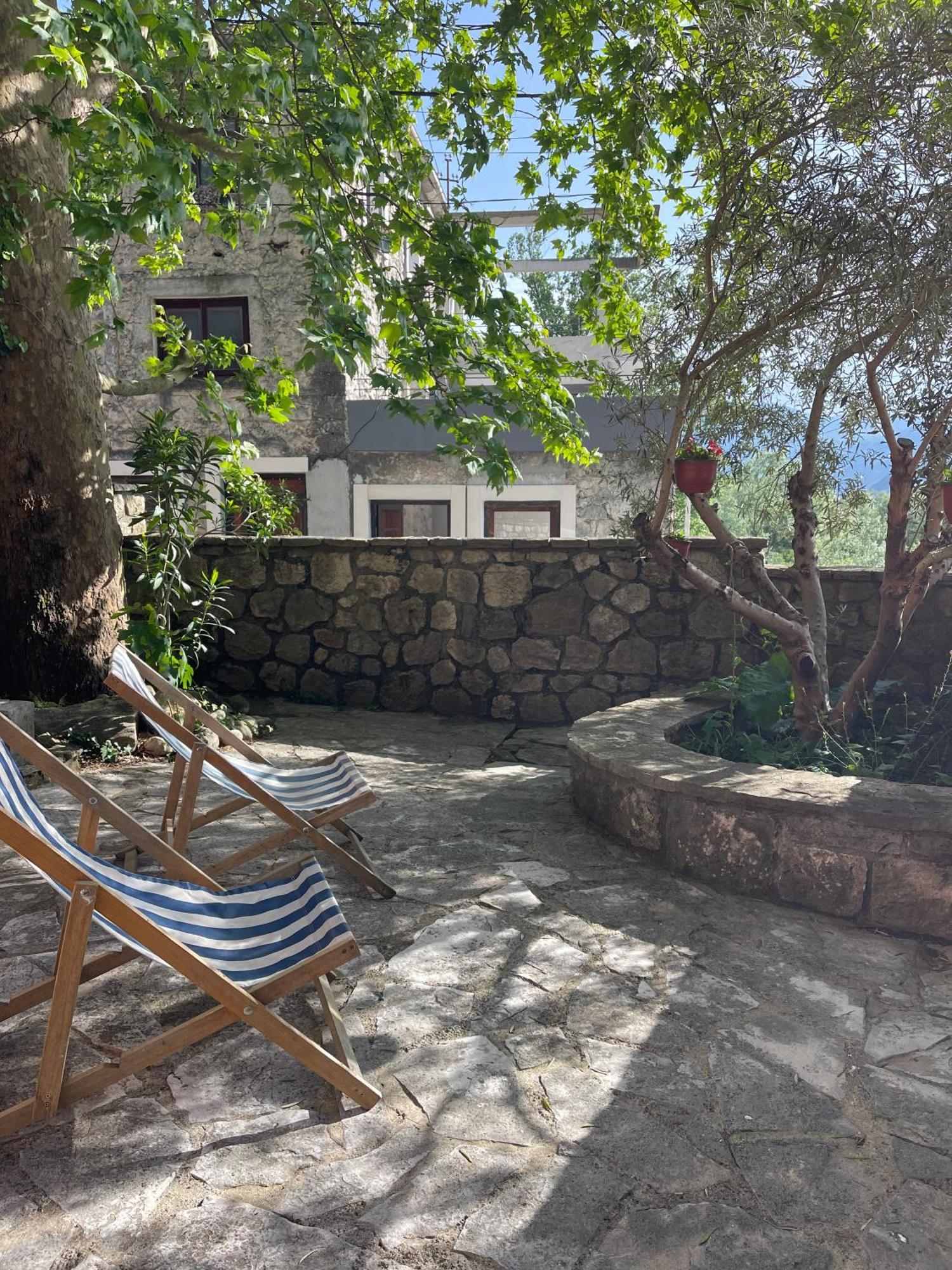 Cave Apartment Virpazar Bagian luar foto